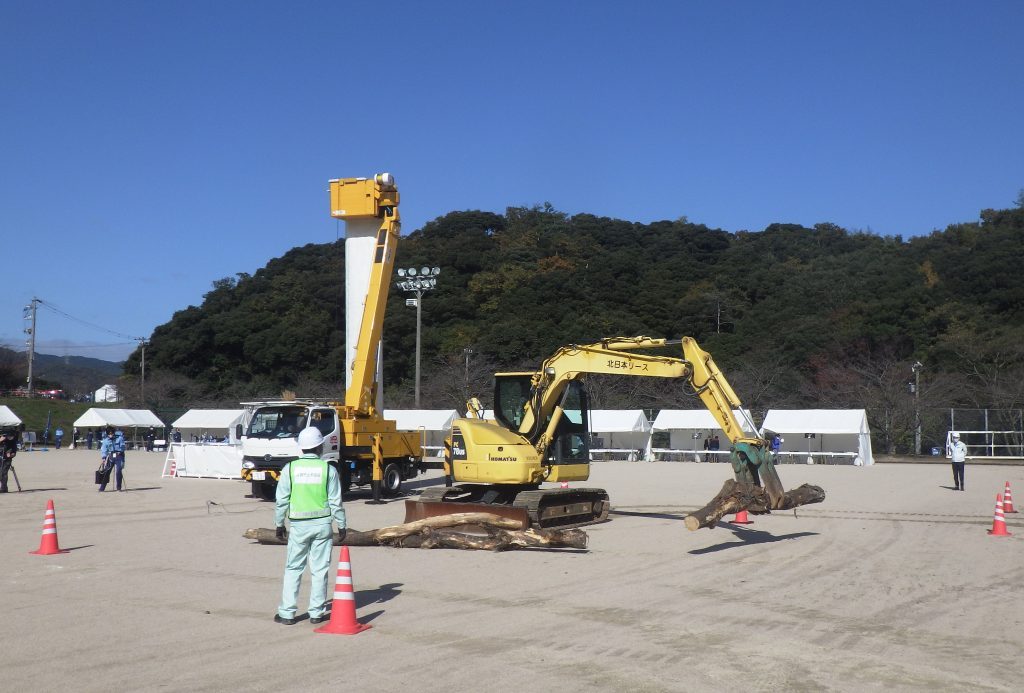 令和２年度福井県総合防災訓練に敦賀建設業会会員として参加致しました。